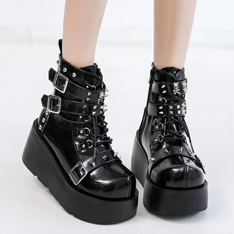 Botines Punk de charol con cad - Motorcycle Chain reseña y precio